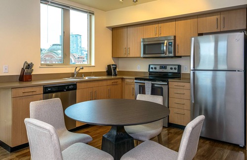 New Tacoma Apartment | Modern Apartment in Prime Location (ID8493X21)