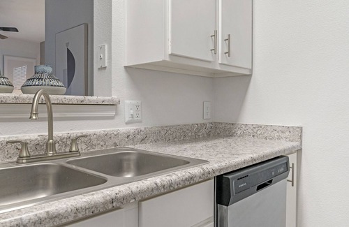 Tucson Apartment | Modern Apartment in Prime Location (ID1390X000)