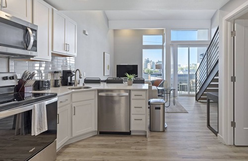 Old Southwest Apartment | Modern Apartment in Prime Location (ID9653X86)