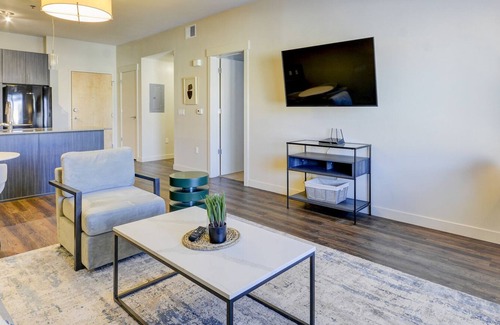 Sandy Apartment | Modern Apartment in Prime Location (ID6644)