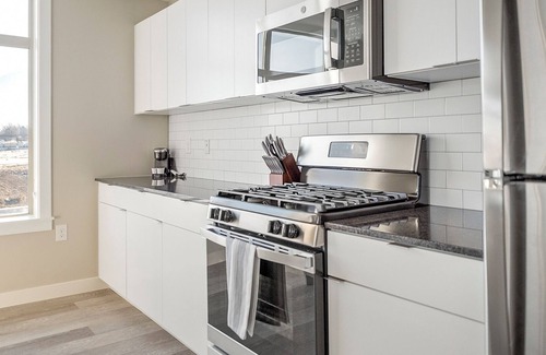 Sandy Apartment | Modern Apartment in Prime Location (ID1266X998)