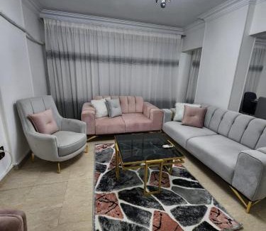 Heliopolis Apartment | Modern Apartment in Sheraton Heliopolis, 5 minutes from Cairo Airport عمارة مطعم دجاج كنساس