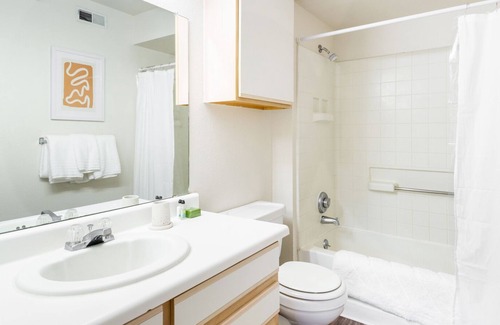 Albuquerque Apartment | Modern Apartment in Prime Location (ID6628X19)