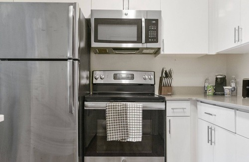 Highlands - Perkins Apartment | Modern Apartment in Prime Location (ID1203X618)