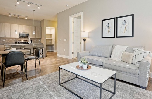 West Ashley Apartment | Modern Apartment in Prime Location (ID3527)