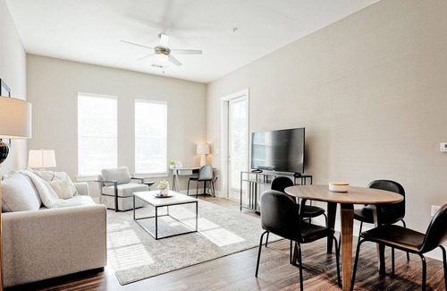 West Ashley Apartment | Modern Apartment in Prime Location (ID3527)