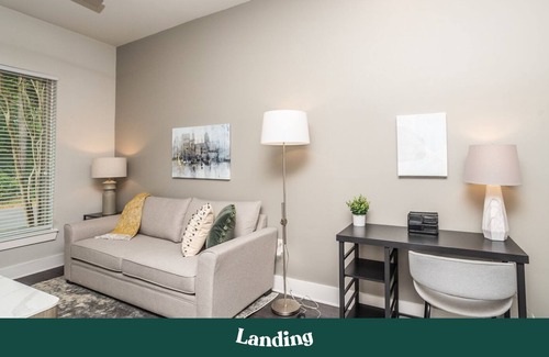 West Ashley Apartment | Modern Apartment in Prime Location (ID2946X67)