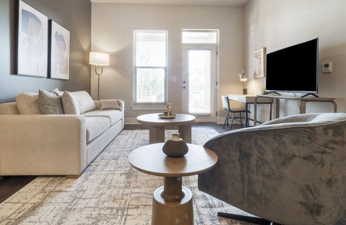 West Ashley Apartment | Modern Apartment in Prime Location (ID9800X53)