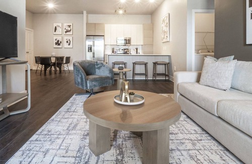 West Ashley Apartment | Modern Apartment in Prime Location (ID9800X53)