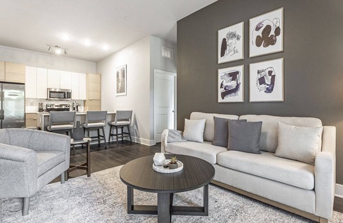West Ashley Apartment | Modern Apartment in Prime Location (ID9794X37)