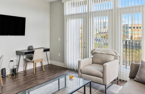Roselawn Finance Apartment | Modern Apartment in Prime Location (ID1394X980)