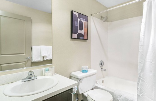Federal Way Apartment | Modern Apartment in Prime Location (ID8880X29)