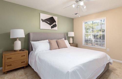 Jamestown Apartment | Modern Apartment in Prime Location (ID8566X17)