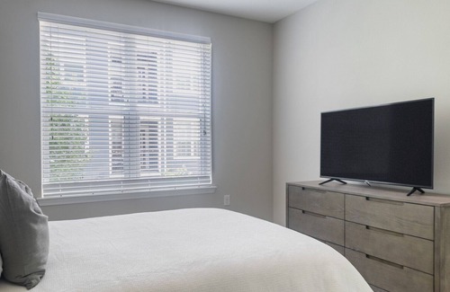 League City Apartment | Modern Apartment in Prime Location (ID9217X83)
