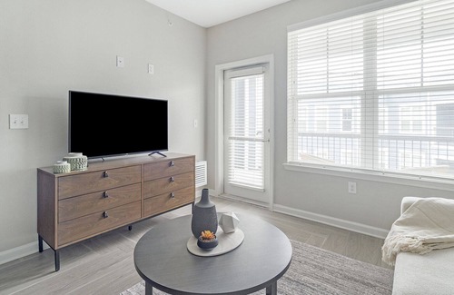 League City Apartment | Modern Apartment in Prime Location (ID1251X235)