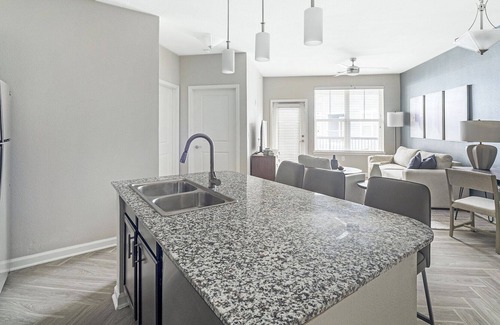 League City Apartment | Modern Apartment in Prime Location (ID1251X235)