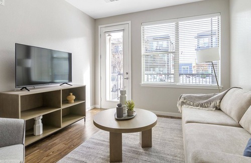 Louisville Apartment | Modern Apartment in Prime Location (ID1266X740)