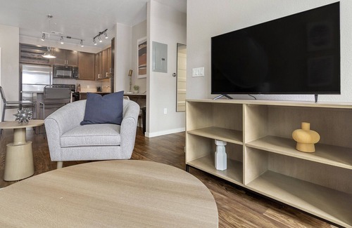Louisville Apartment | Modern Apartment in Prime Location (ID1266X740)