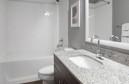 Terrell Heights Apartment | Modern Apartment in Prime Location (ID5352X19)