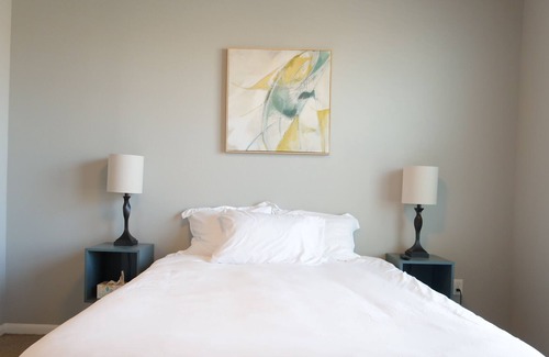Fort Worth Cultural District Apartment | Modern apartment minutes from downtown.