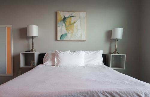 Fort Worth Cultural District Apartment | Modern apartment minutes from downtown.