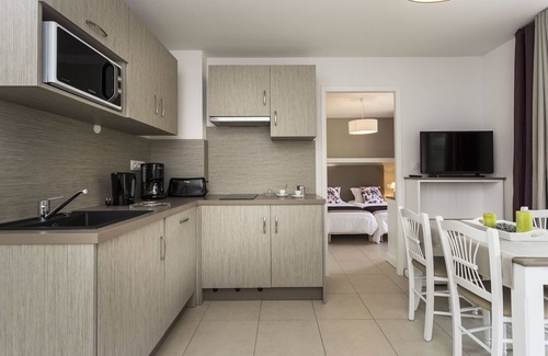 Vers-Pont-du-Gard Apartment | Modern apartment near the Pont du Gard