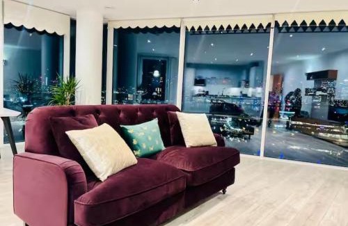 Docklands Apartment | Modern Apartment Near O2, Perfect for Business Trips & Getaways