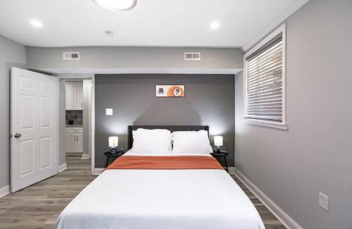 Petersburg Apartment | Modern Apartment near Ft GreggAdams and VSU
