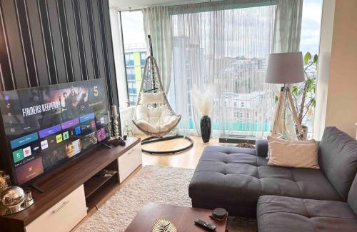 Botwell Apartment | Modern apartment next to Hayes and Harlington station