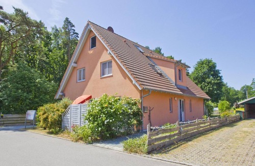 Glowe Apartment | Modern apartment no. 2 with terrace, sauna in the house, garden - Ferienwohnungen am Wald