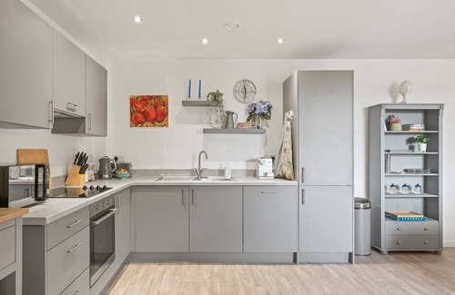 Taunton Apartment | Modern Apartment, Private Parking, Central Taunton