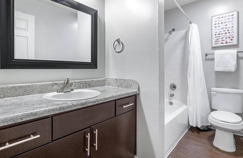 Crestline Heights Apartment | Modern Apartment in Prime Location (ID9675X21)