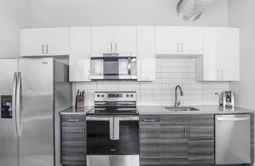 Historic Old Northeast Apartment | Modern Apartment in Prime Location (ID2344X96)