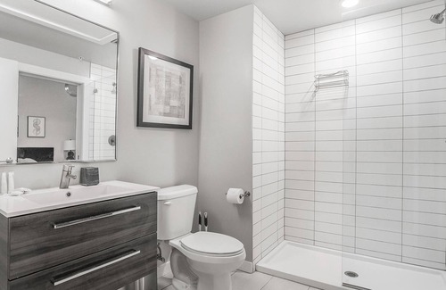 Historic Old Northeast Apartment | Modern Apartment in Prime Location (ID2344X96)