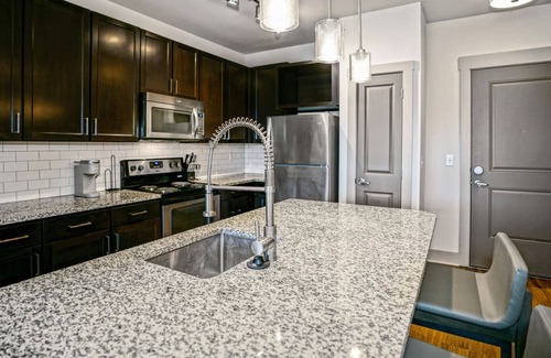 Crestline Heights Apartment | Modern Apartment in Prime Location (ID1245)