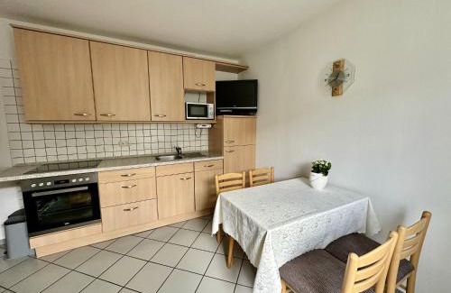 Lirstal Apartment | Modern apartment with 2 bathrooms in Lirstal