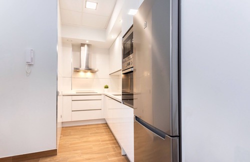 San Bartolome Apartment | Modern apartment with terrace in the city center. Recaredo VIII
