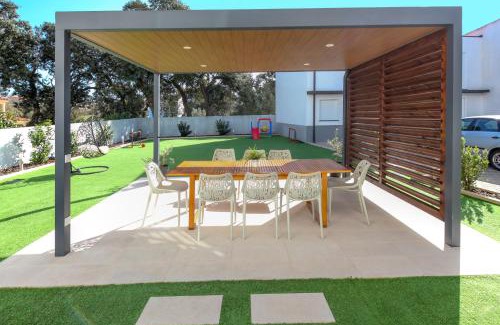 Fatima Apartment | Modern Apartment With Garden
