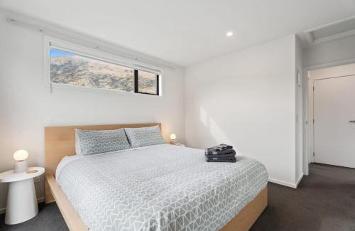 Lower Shotover Apartment | Modern Apartment With Coronet & Remarkables Views