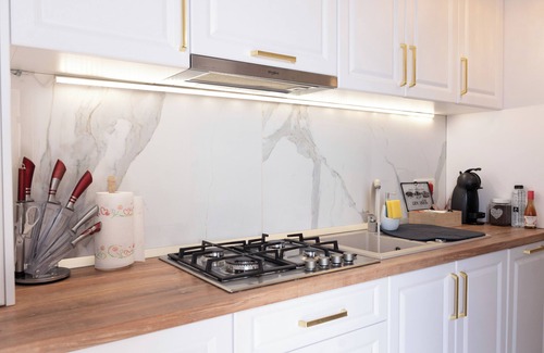 Timisoara Apartment | Modern Apartment with Free Private Parking in Timisoara