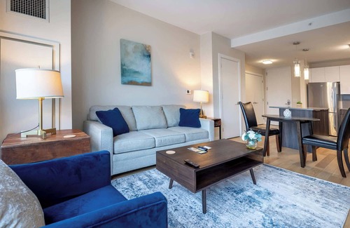 Downtown Apartment | Modern Apt Downtown S