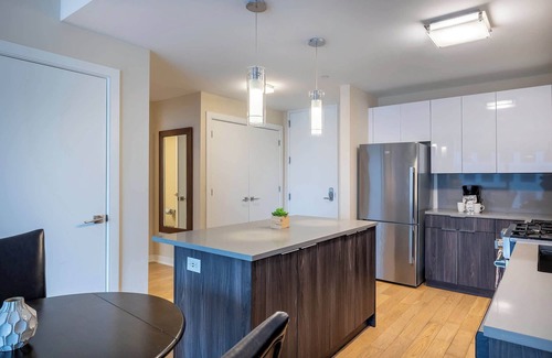 Downtown Apartment | Modern Apt Downtown S