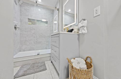 Audubon Apartment | Modern Apt Near Churchill Downs & Expo Center