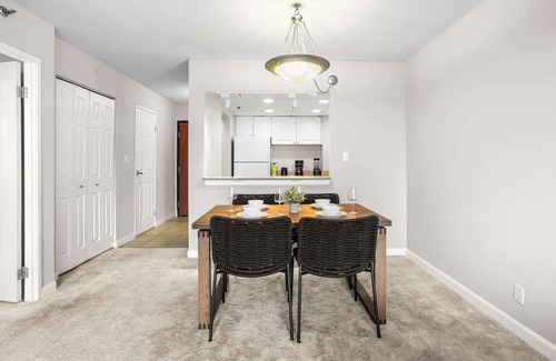 Arlington Apartment | Modern Apt Steps from Shops & Metro