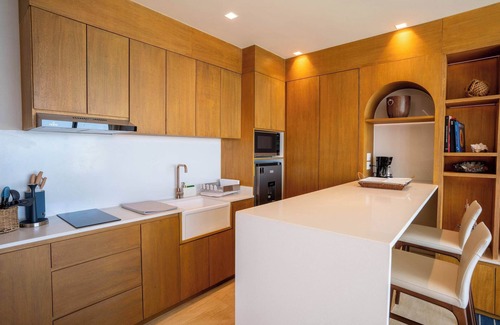 Isla Mujeres Apartment | Modern Apt with Private Roof Garden & Pool