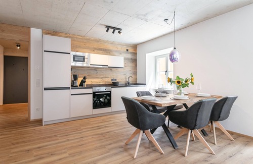 Hopfgarten Markt Apartment | Modern apartment – 500 m from the ski lift
