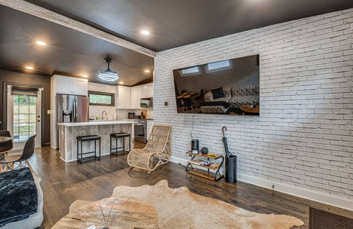 Church Street House | Modern Atlanta Retreat: Private Hot Tub & Yard!