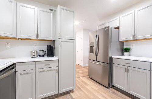 Greensboro Apartment | Modern Basement Suite, 2BR Sofa Bed, Parking