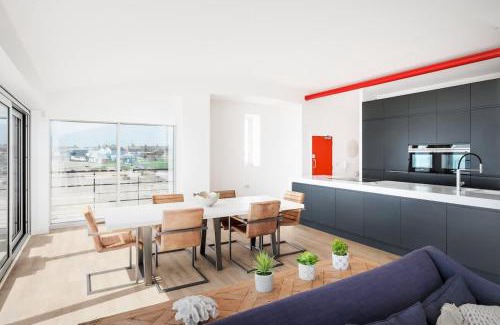 Lancing Apartment | Modern beach apartment