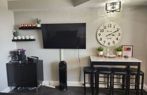 Ortona Park Condo | Modern Beach Condo